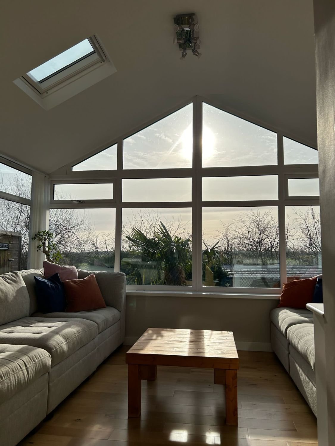 Gable window and roof window
